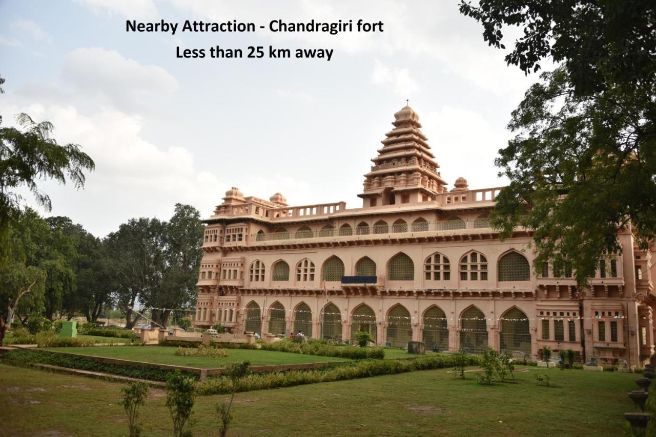 Spot On 64778 Msr Convention Hall Hotell Tirupati Exteriör bild